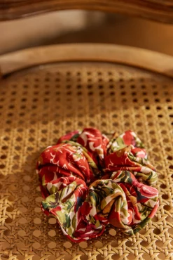 Ysé Chouchou Sur la corniche^ Accessoires