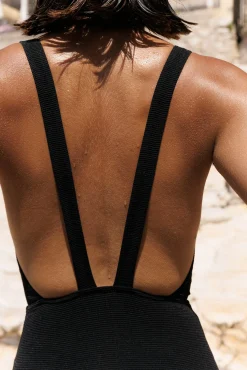 Ysé Une pièce Paradis terrestre^ Les Une-Pièce